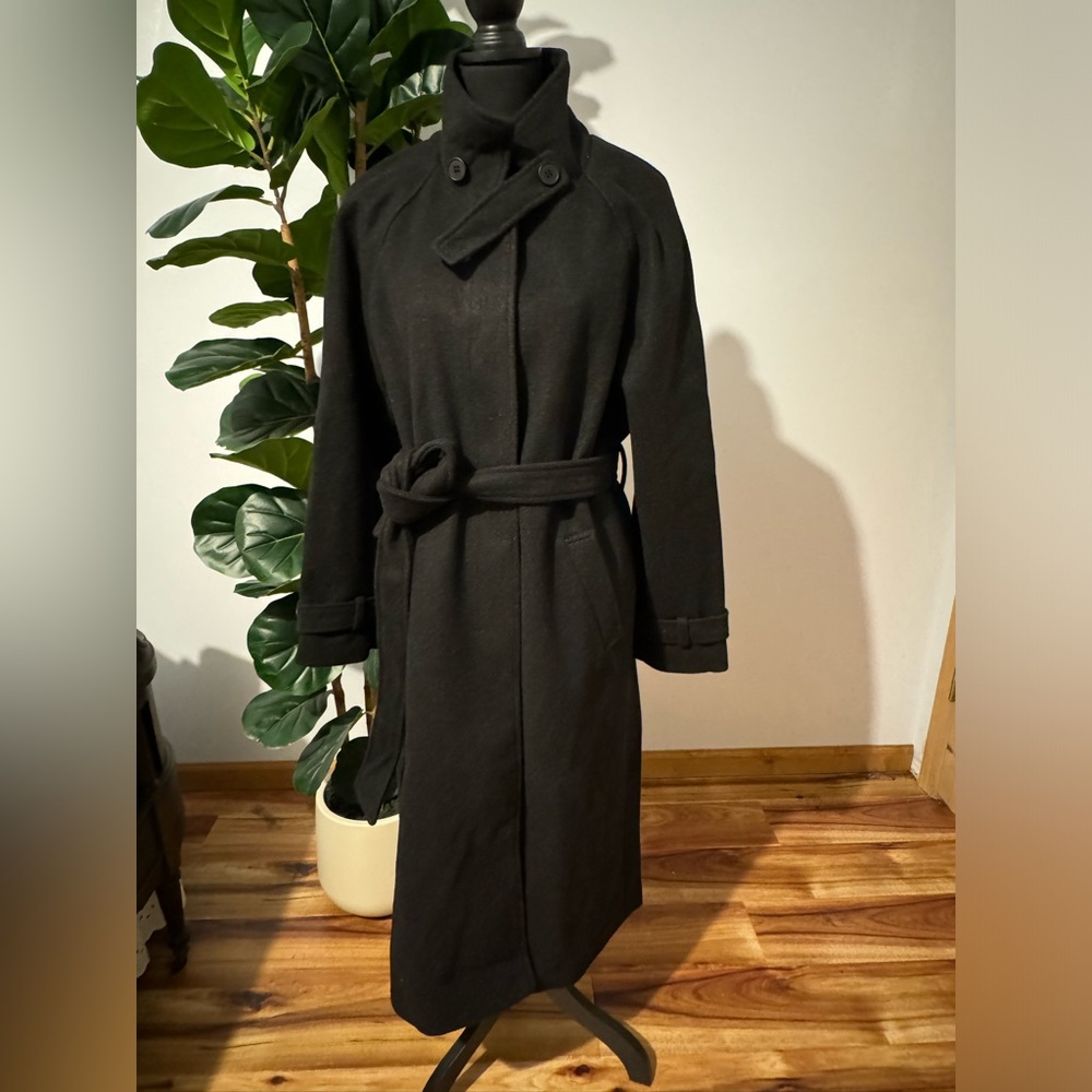Elegant Black Lined Women's Long Coat